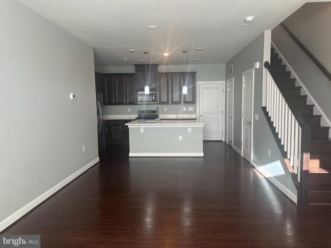 Building Photo - 13338 Arrowbrook Centre Dr