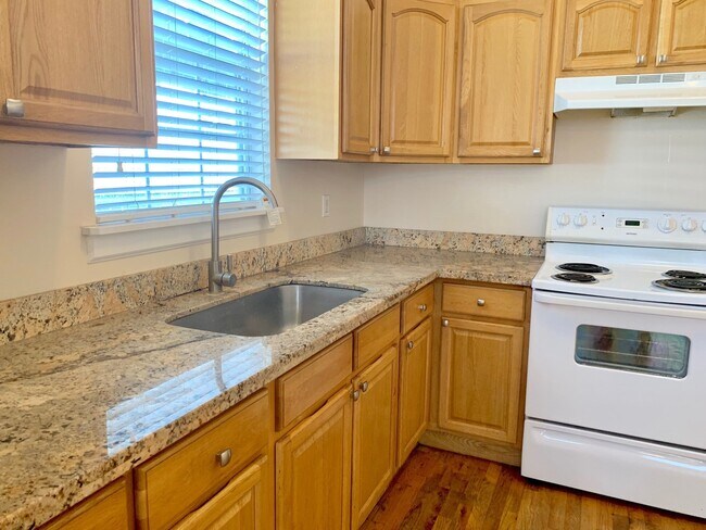 Building Photo - 2539 Gravier St