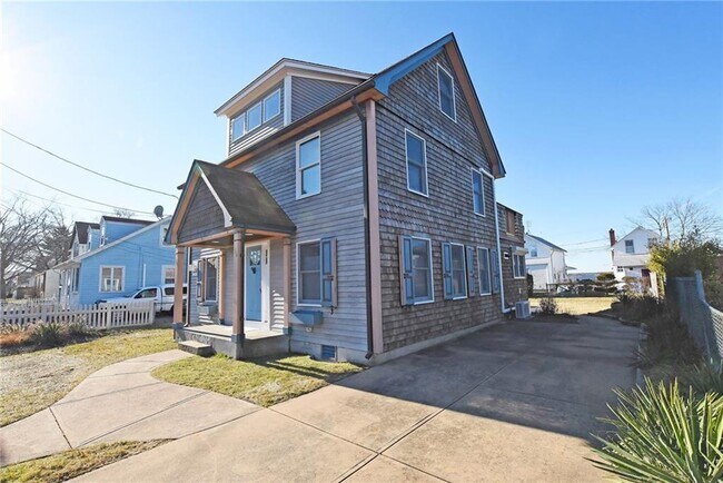 Building Photo - 54 Blanding Ave