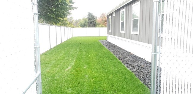 Building Photo - Beautiful 3-Bedroom Home with Bonus Room, ...