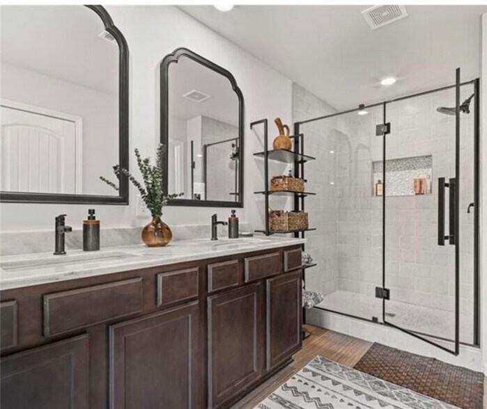 Building Photo - 507 Bishop Ln