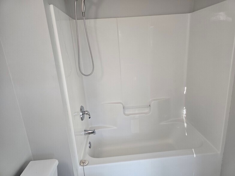 Building Photo - 103 Heritage Creek Way