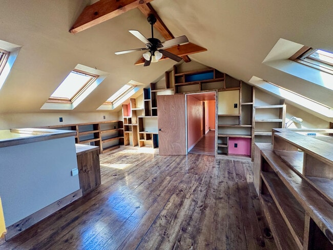 Building Photo - 107 Franklin St