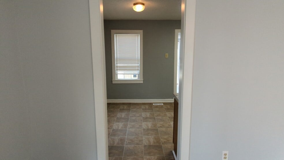 Building Photo - 1306 N 34th St