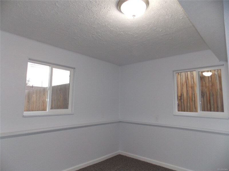 Building Photo - 3618 E 91st Ave