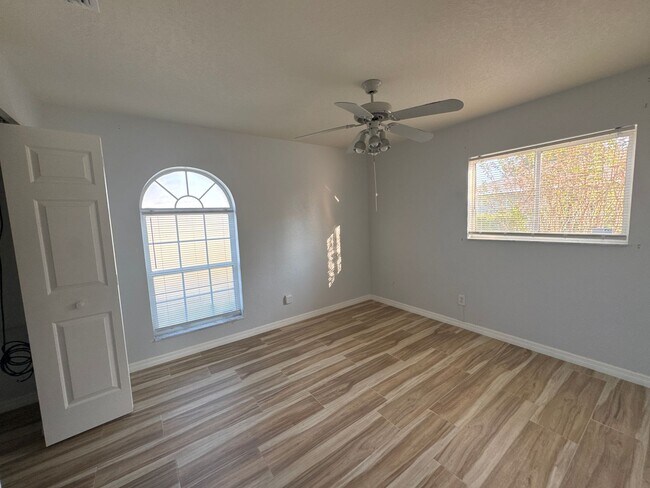 Building Photo - Beautiful Pool Home In Great Location!
