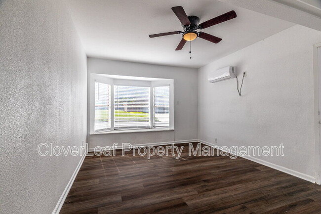 Building Photo - 5102 Staplehurst St