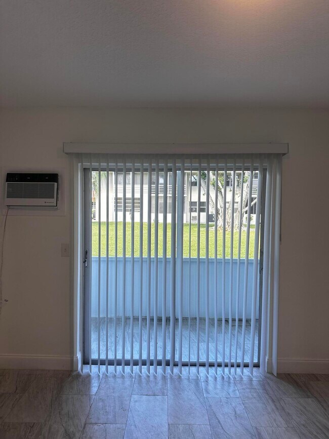 Building Photo - 113 Waltham E