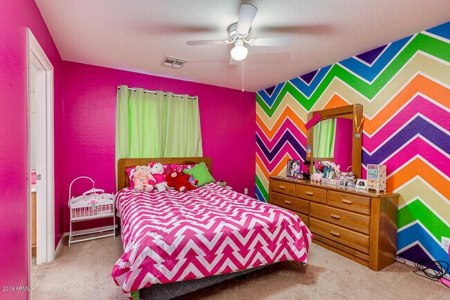 Building Photo - Charming 5 Bed 3 Bath Tolleson Home with S...