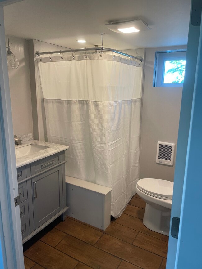 Building Photo - 46 Flintstone Rd