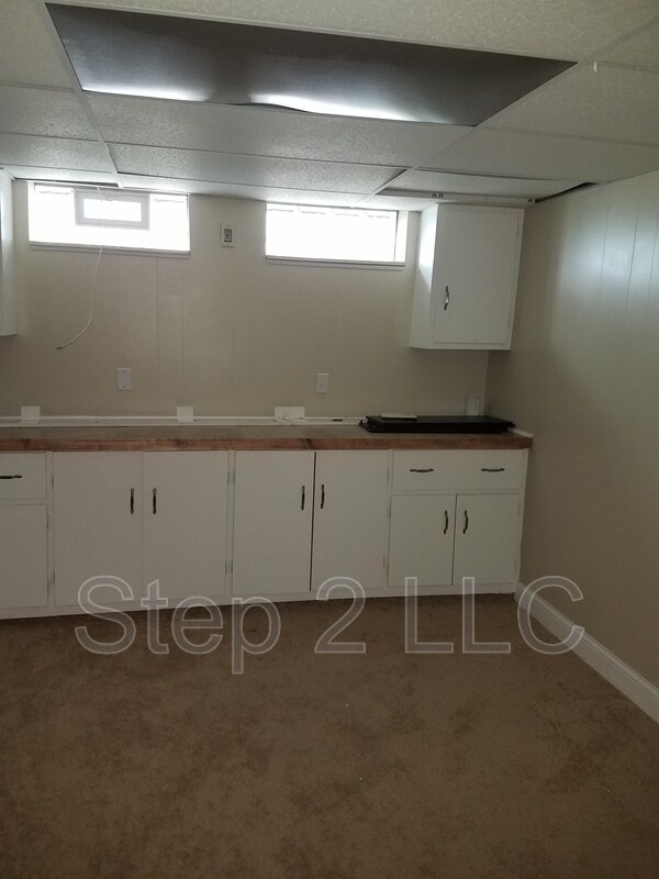 Building Photo - 13801 Linn Ave