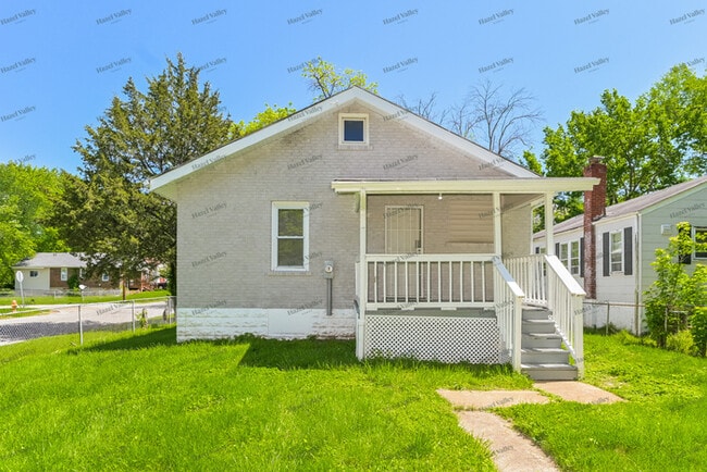 Building Photo - 901 Maurice Ave