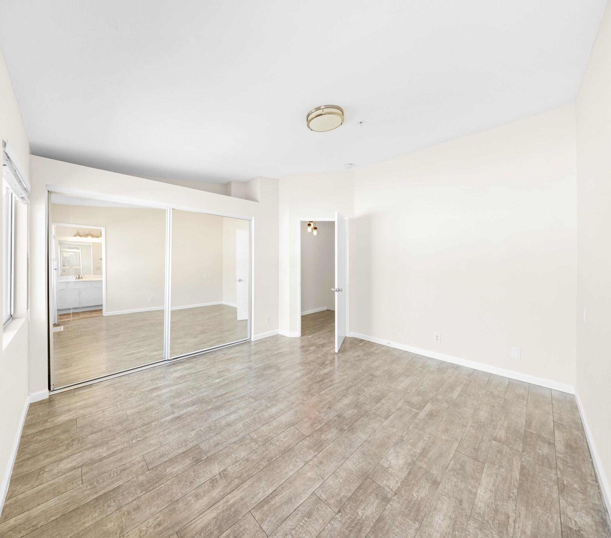 Building Photo - 11377 Osborne Pl