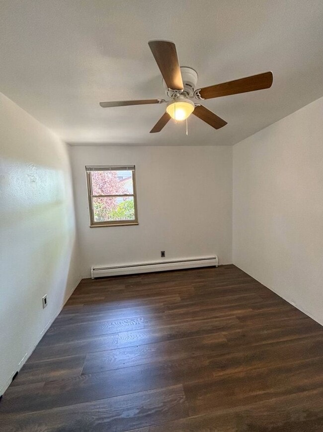 Building Photo - Beautiful 3-Bedroom, 1.5-Bathroom Home wit...
