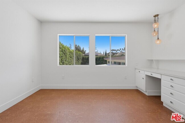 Building Photo - 444 S Windsor Blvd