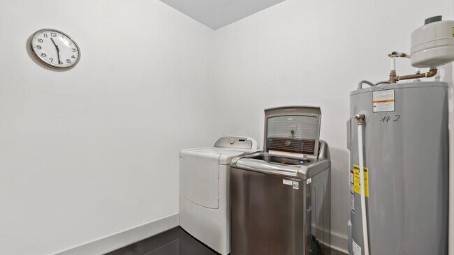 Building Photo - 610 Madola Rd