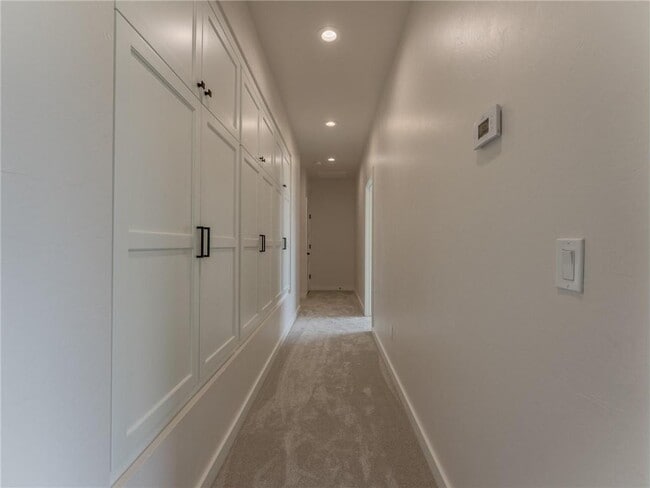Building Photo - 440 Houser Dr