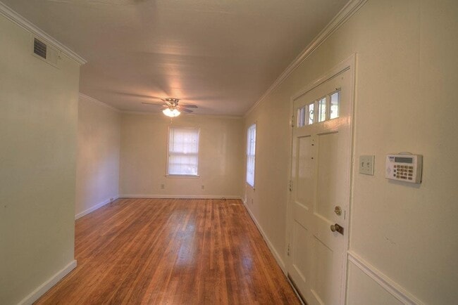 Building Photo - 3807 Wilshire Rd