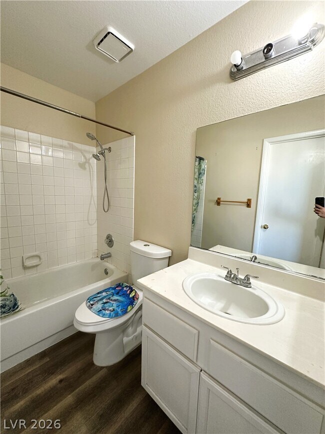 Building Photo - 6396 Rosemount Ave