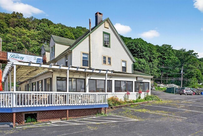 Building Photo - 620 Jersey Ave