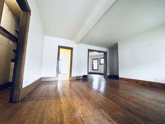 Building Photo - 84