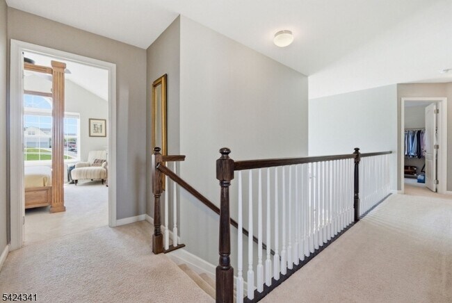 Building Photo - 263 Winding Hill Dr