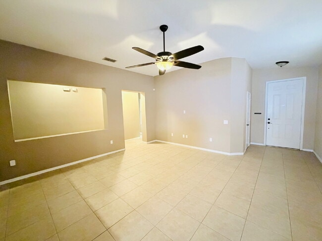 Building Photo - Spacious 3-Bedroom Home with 2 Full Baths in Charming Mulberry Home with Outdoor Kitchen!