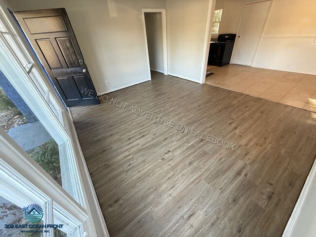 Building Photo - Lovely 3 bedroom / 1 bathroom house now available for rent!