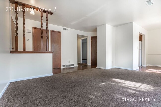 Building Photo - Move in Ready! Large and lovely 2-bedroom ...