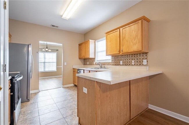 Building Photo - 32 Brookvalley Ct W