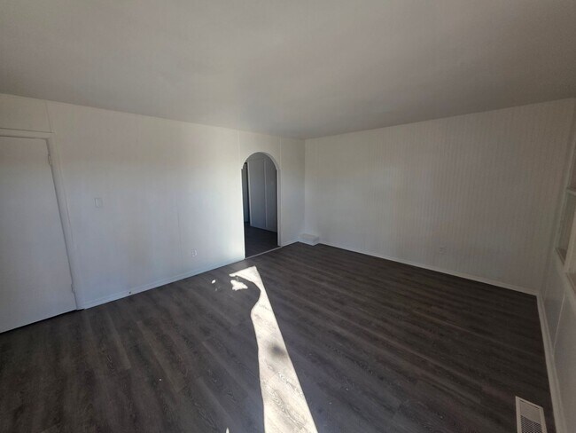 Building Photo - LIMITED TIME**1/2 OFF DEPOSIT**