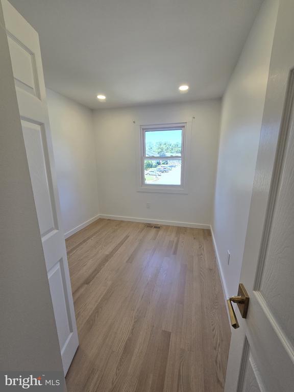 Building Photo - 8760 Stoneridge Dr