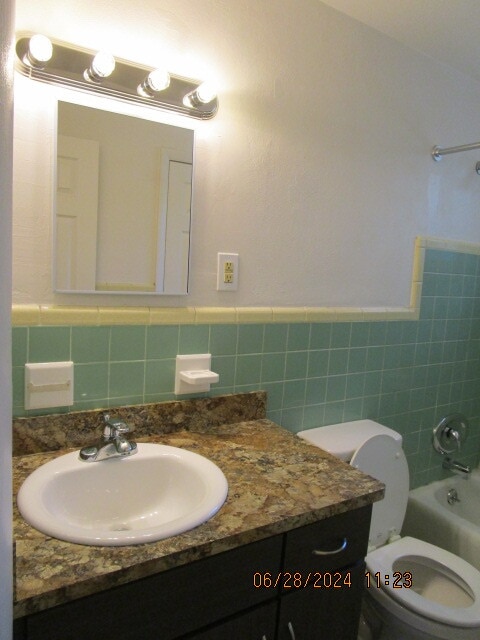 Building Photo - 1025 Imperial Dr