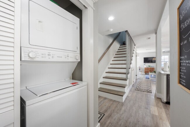 Building Photo - 17462 Front Beach Rd