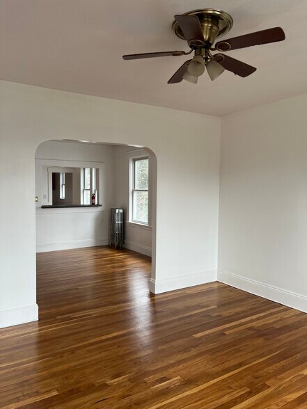 Building Photo - 196 Reservation Rd