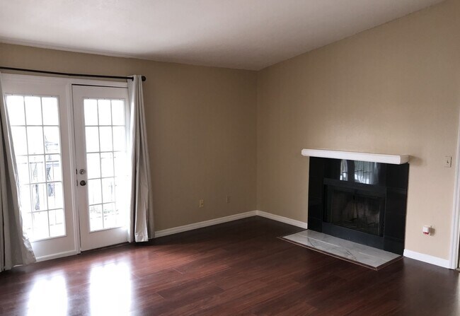 Building Photo - 2550 N Alafaya Trail