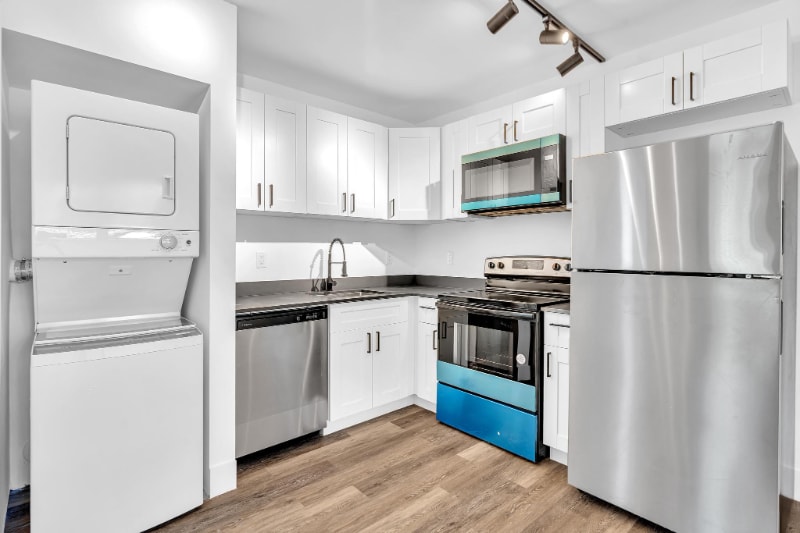 Building Photo - 803 SW 15th Ave