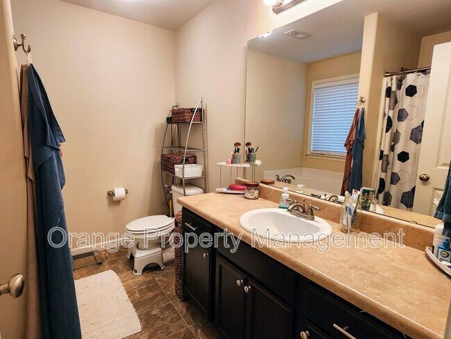 Building Photo - 612 Sandstone Dr