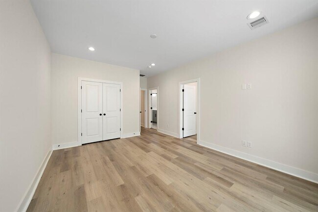 Building Photo - 2626 W Tidwell Rd