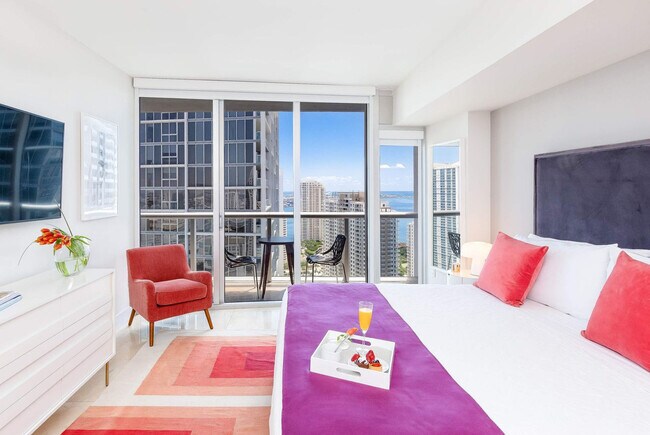 Building Photo - 485 Brickell Ave