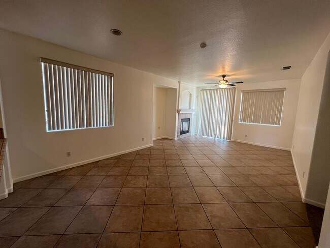 Building Photo - 560 Sutherland Ranch Ln