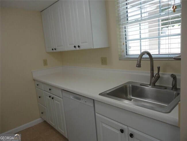 Building Photo - 403 Northdale Rd