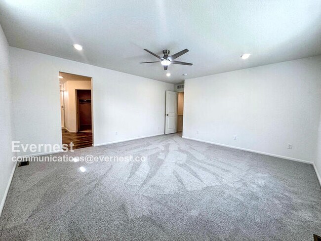 Building Photo - 3858 Riviera Ct