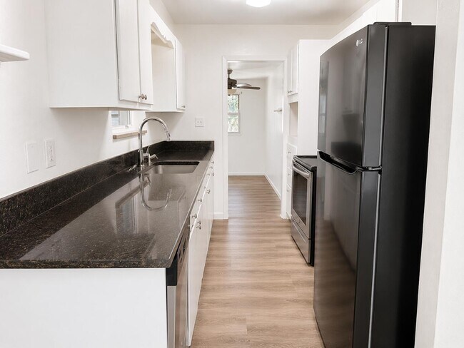 Building Photo - 8012 US-1