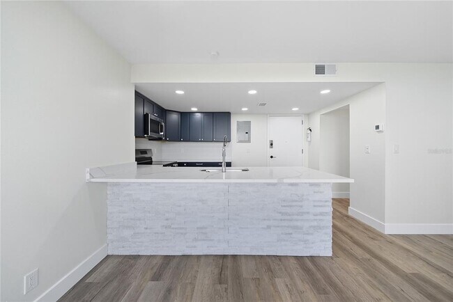 Building Photo - 4015 Bayshore Blvd