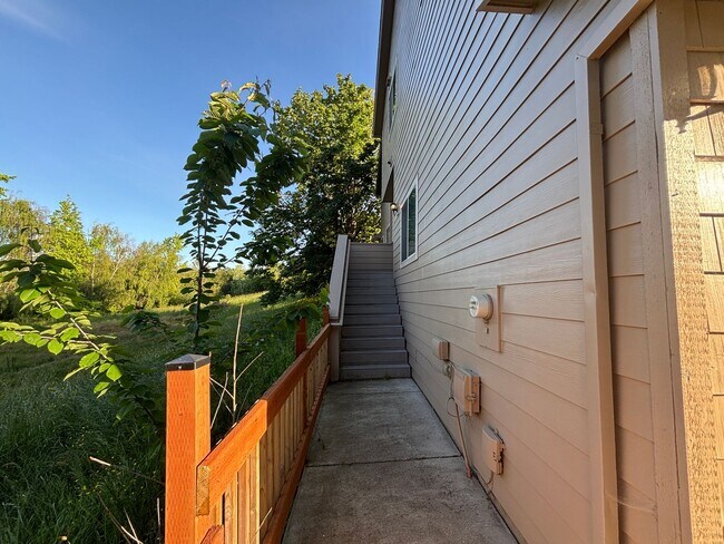 Building Photo - 234