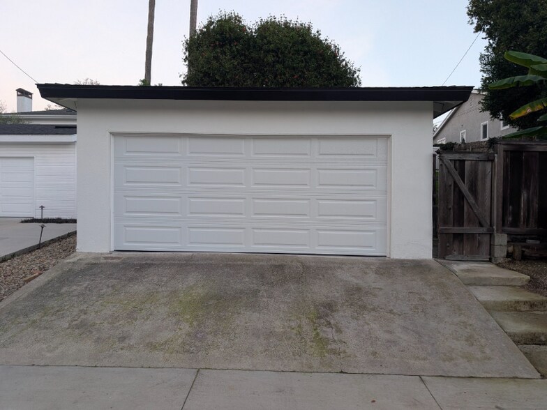 Building Photo - 421 Tustin Ave