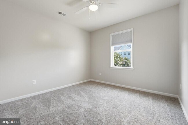 Building Photo - 428 Alder Dr