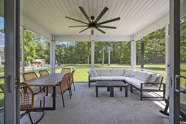 Building Photo - 3506 Sir James Ln