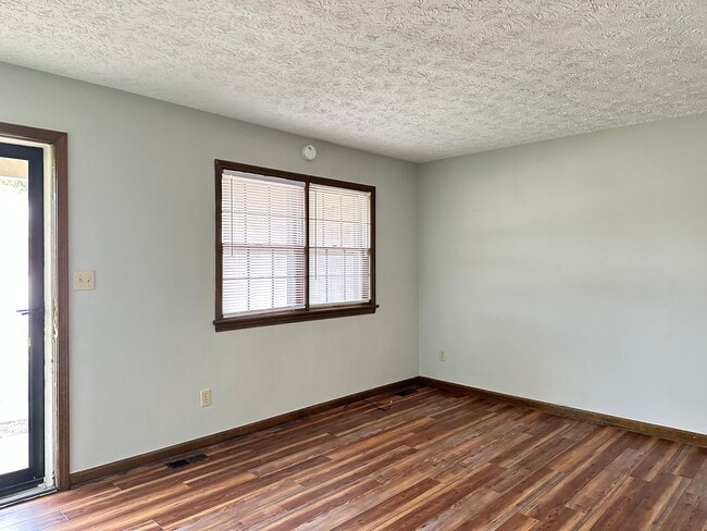 Building Photo - COMING SOON! Lovely 3 BR House in Tates Creek! Garage, Fenced Backyard, Pets Ok